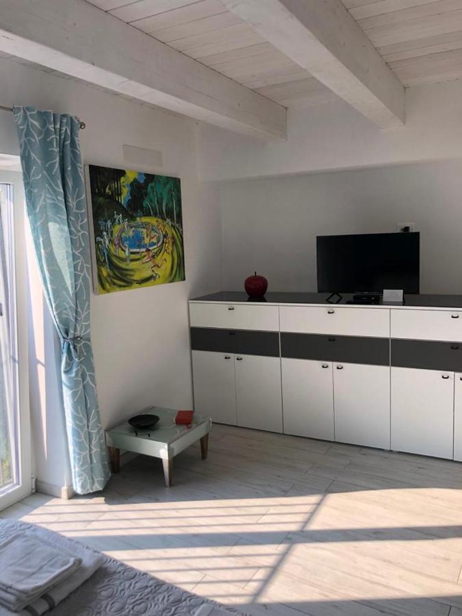 Un Capriccio - Ginepro Apartment Aieta Екстериор снимка